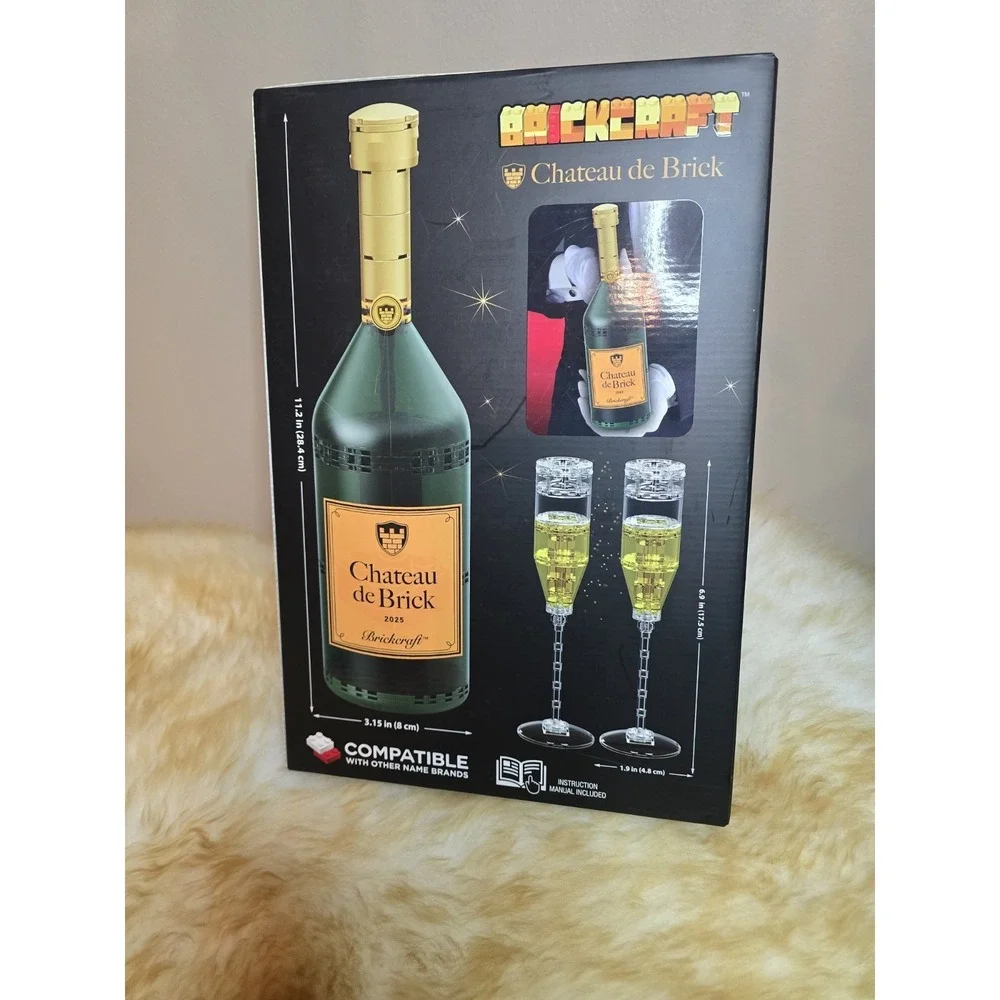 Brickcraft- Chateau De Brick  Champagne  Bottle with Flutes - New In Box